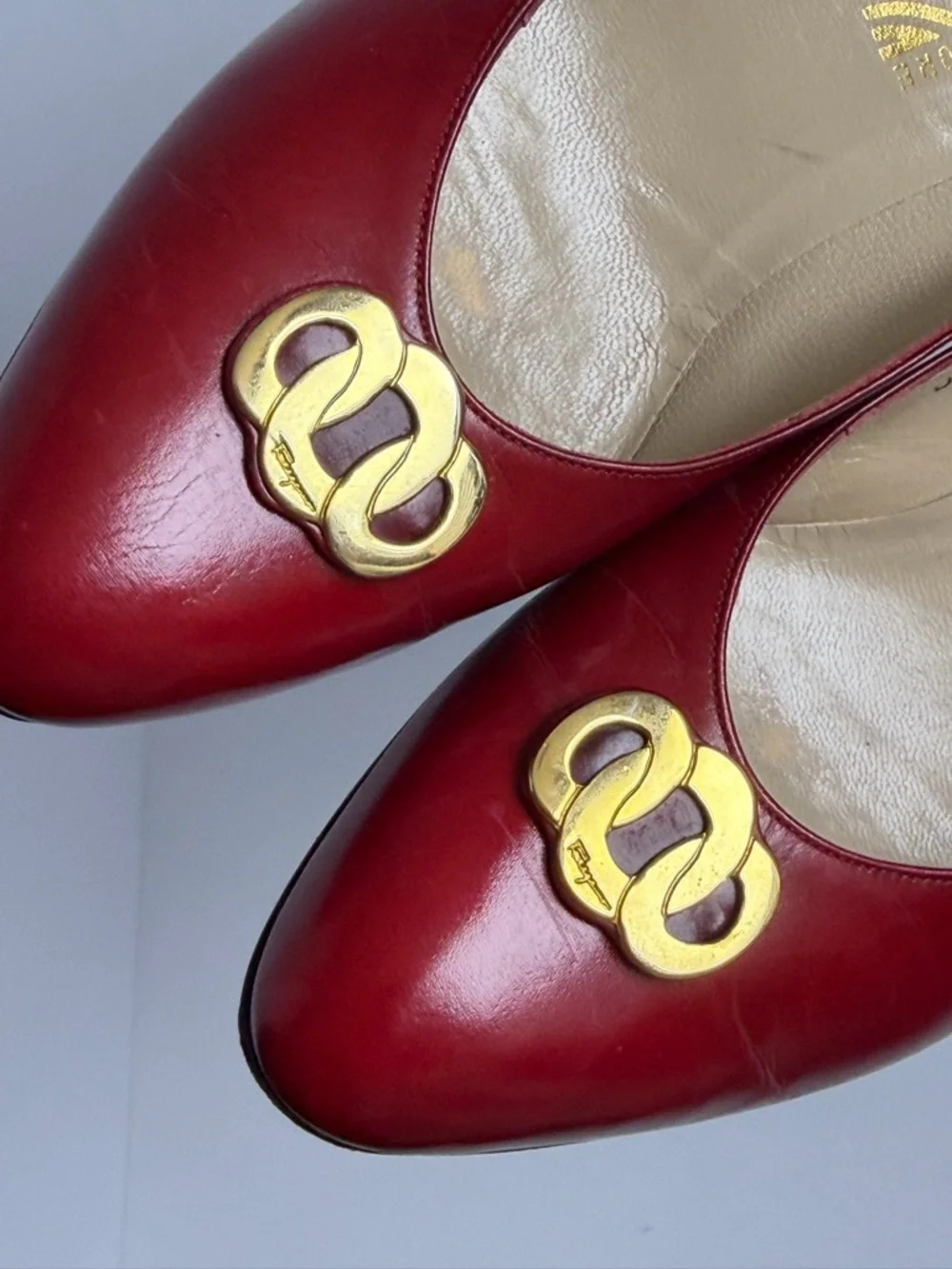 Salvatore Ferragamo Vintage Gancini Red Leather Pumps Size 5.5 - Picture 4 of 9